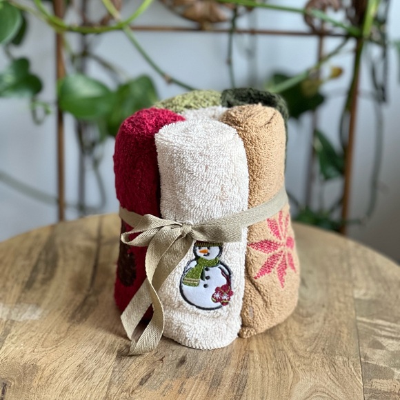 Other - Festive Embroidered Hand Towels Set of 6